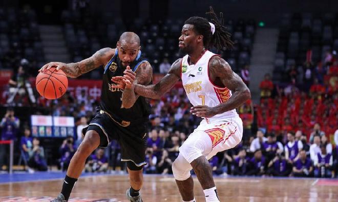 包含风云突变广东宏远今夜回应争议；欧篮联版图或重绘；目标明确；团队化学反应显著的词条