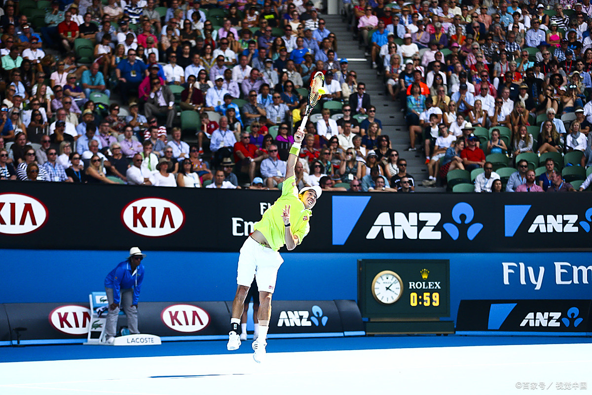 费耶诺德训练开放日，最后时刻完成体检引观众欢呼，NBA总决赛在即，更衣室氛围转暖的简单介绍
