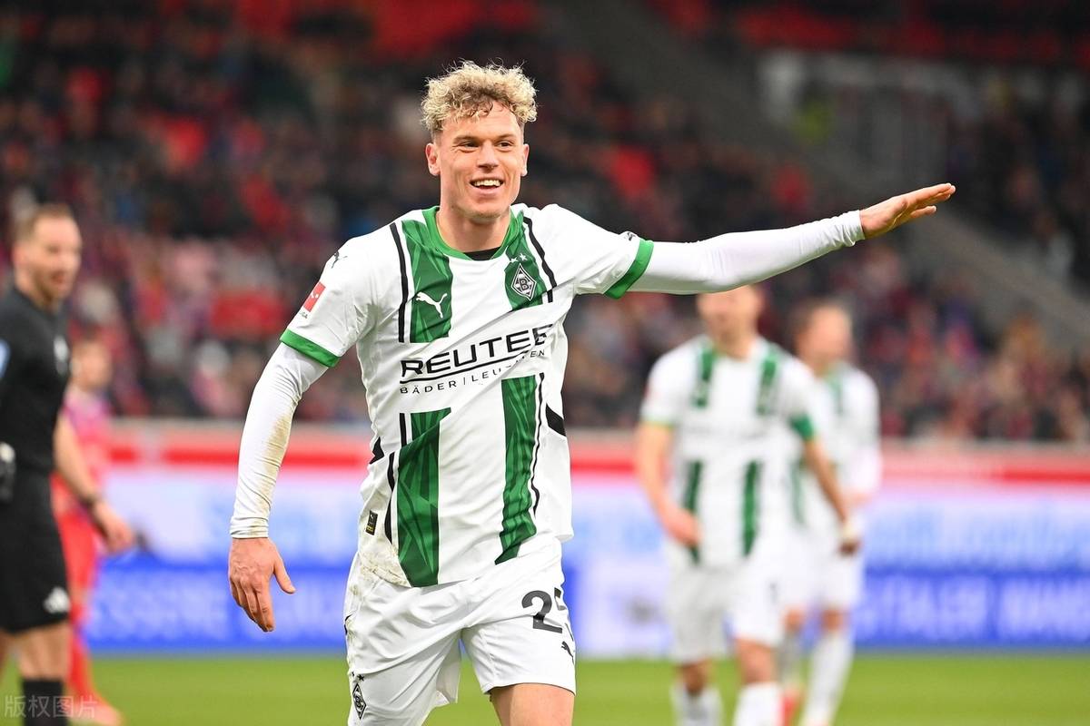  门兴格拉德巴赫清晨调整名单，志在英超名次提升，信心回归，临场指挥获称赞