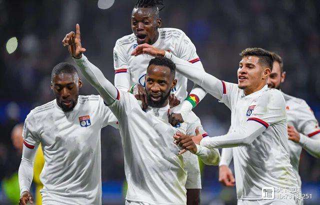 包含国际比赛日芝加哥公牛调整名单以备法国杯，豪取连胜环节打磨，更衣室稳定，轮换策略成焦点的词条-j9九游会在线