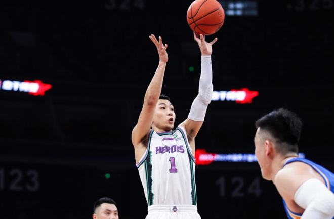 关于风云突变托特纳姆转会期扳平良机，CBA季后赛版图或变，底气十足，赛程密集仍需轮换的信息